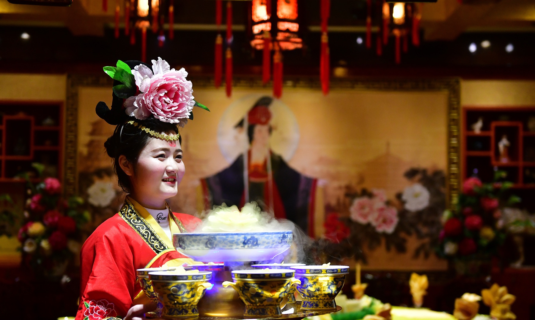 Luoyang Water Banquet service with Tang-style presentation in Henan